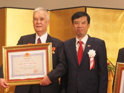 Mr. Takashima, the founder of Kyoei Steel, was awarded the Friendship Order of Vietnam.